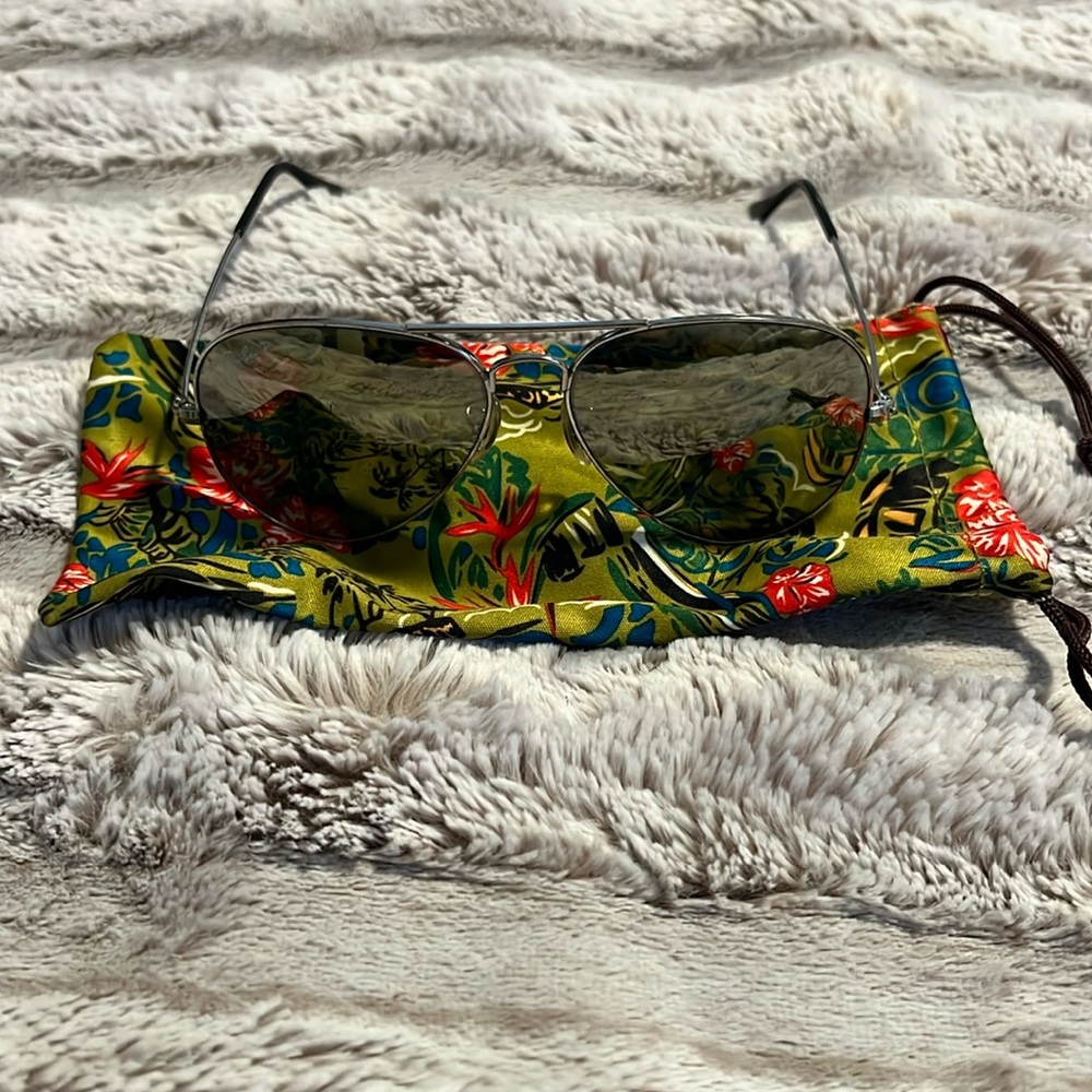 Rayban polarized aviators silver and black